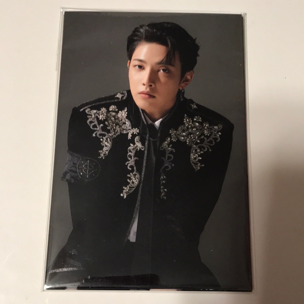 ATEEZ Fellowship Photo Set